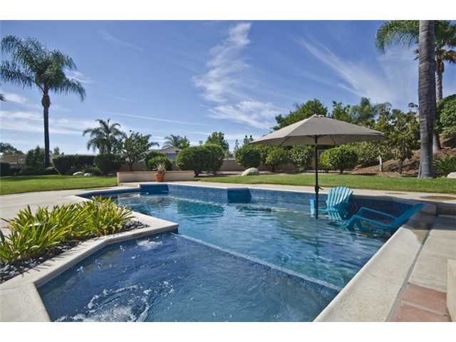 1641 Baltimore Pl, Escondido, CA 92025 photo 5