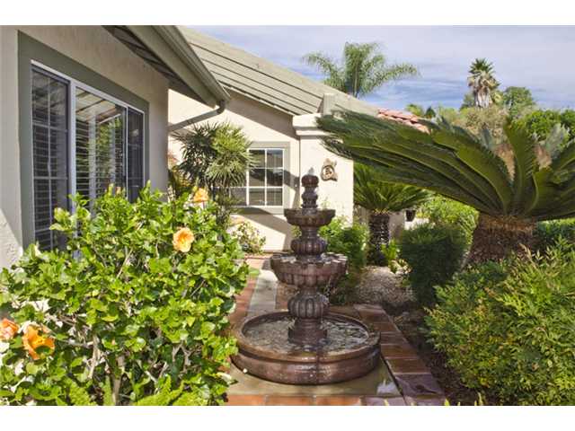 1641 Baltimore Pl, Escondido, CA 92025 photo 2