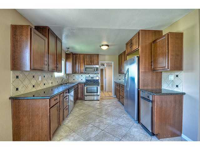 498 E Naples St, Chula Vista, CA 91911 photo 2