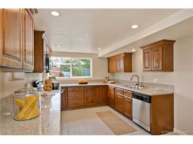 647 Rudd Rd, Vista, CA 92084 photo 12
