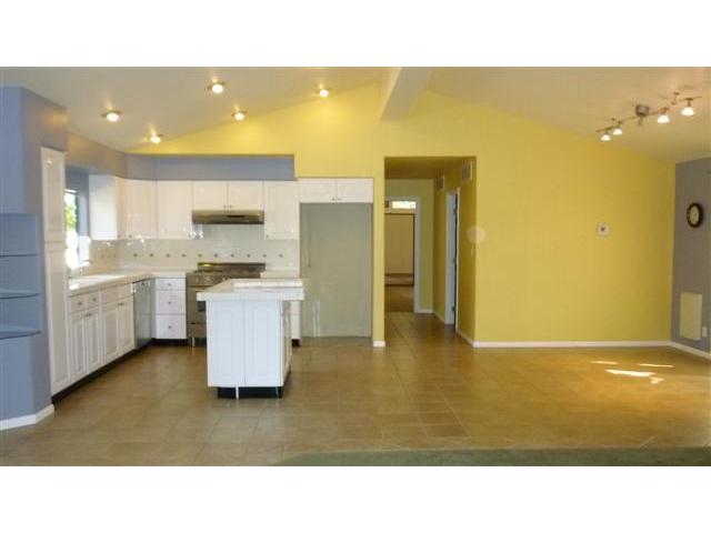 715 Convertible Ln, Fallbrook, CA 92028 photo 9