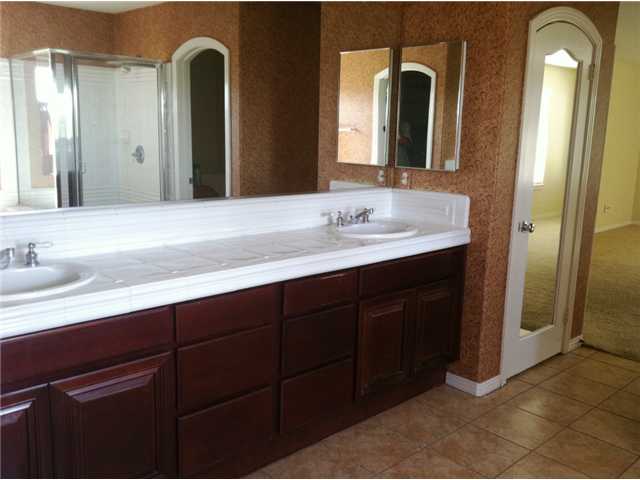 407 Lexington Cir, Oceanside, CA 92057 photo 6