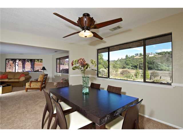 1252 Starview Dr, Vista, CA 92084 photo 9