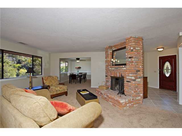 1252 Starview Dr, Vista, CA 92084 photo 5