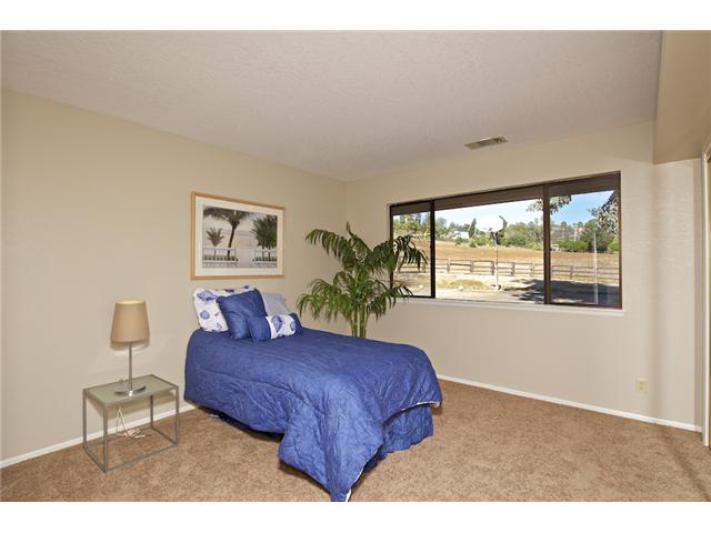 1252 Starview Dr, Vista, CA 92084 photo 25
