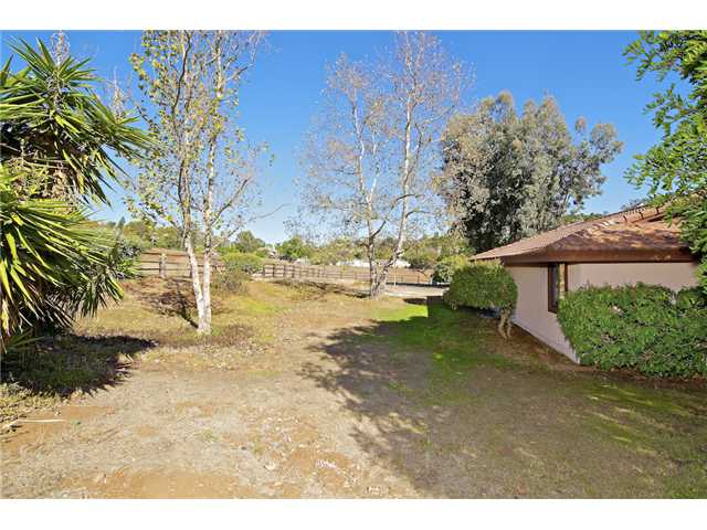 1252 Starview Dr, Vista, CA 92084 photo 4