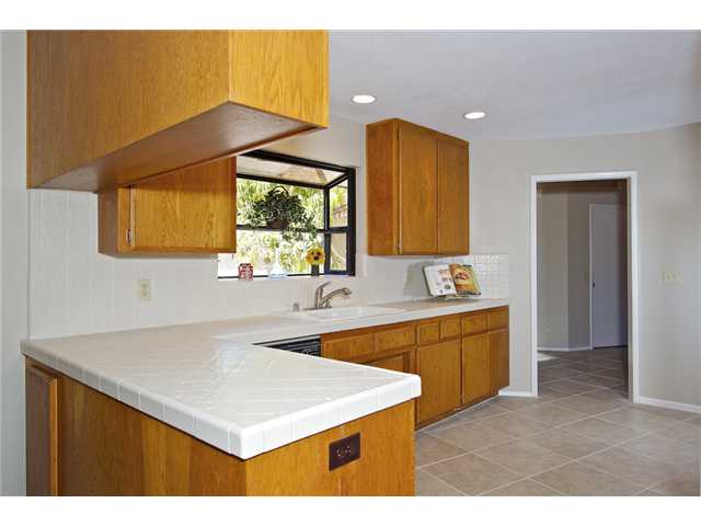 1252 Starview Dr, Vista, CA 92084 photo 14