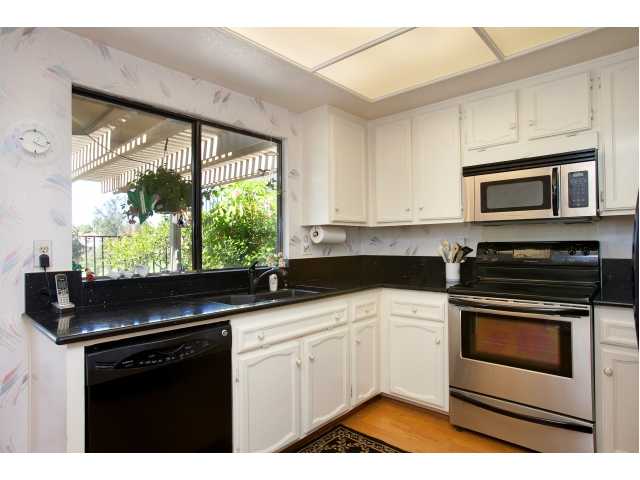 1995 Lemonwood Ln, Vista, CA 92081 photo 4