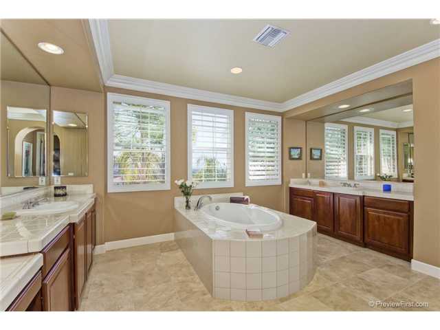 7361 Corte Tomillo, Carlsbad, CA 92009 photo 12