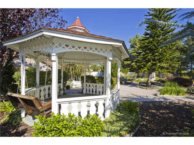 39 Trinity St, Oceanside, CA 92057 photo 4