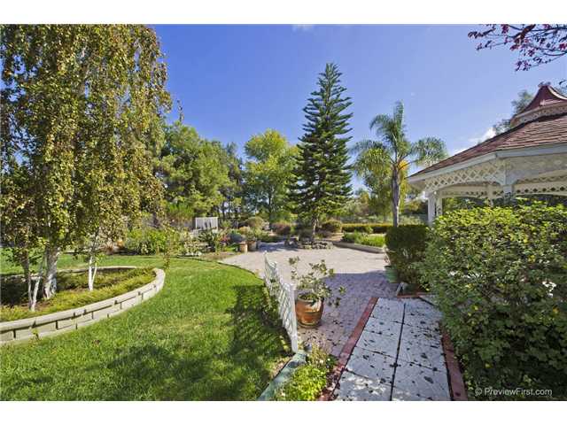 39 Trinity St, Oceanside, CA 92057 photo 3