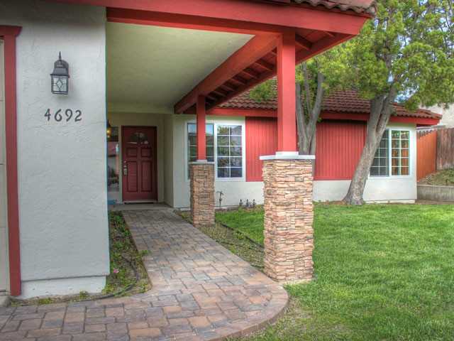 4692 Lofty Grove Dr, Oceanside, CA 92056 photo 2