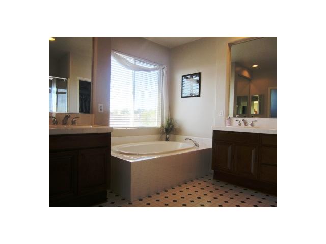 640 Braemar Ter, Fallbrook, CA 92028 photo 14