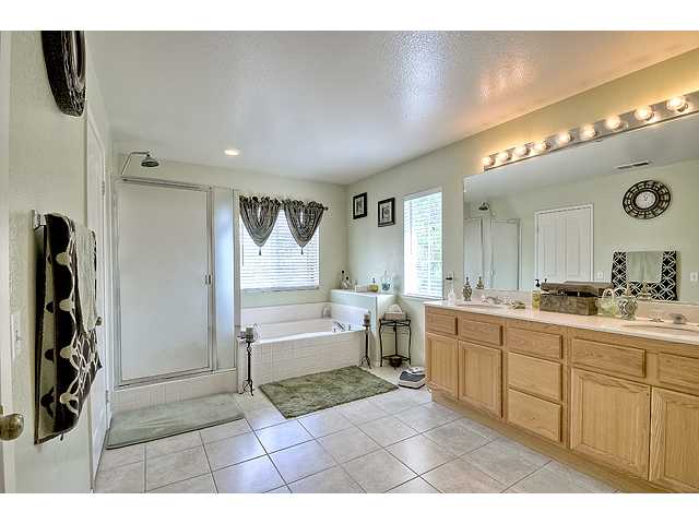 290 Spring Canyon Way, Oceanside, CA 92057 photo 10