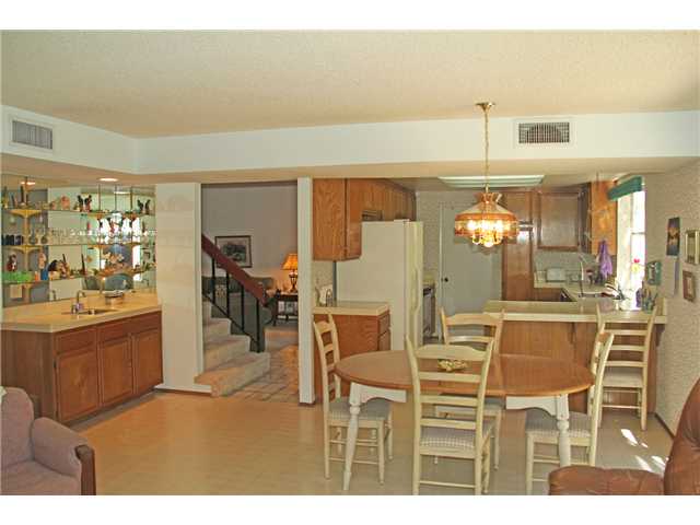 9575 Mavin Dr, Santee, CA 92071 photo 3