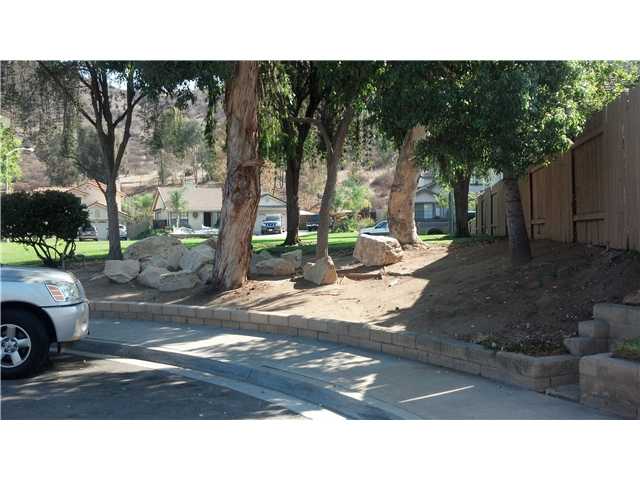 9204 Sombria Rd, Lakeside, CA 92040 photo 4
