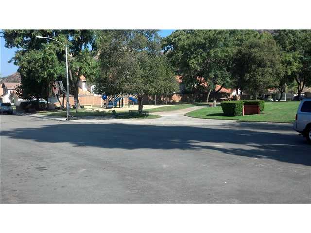9204 Sombria Rd, Lakeside, CA 92040 photo 3