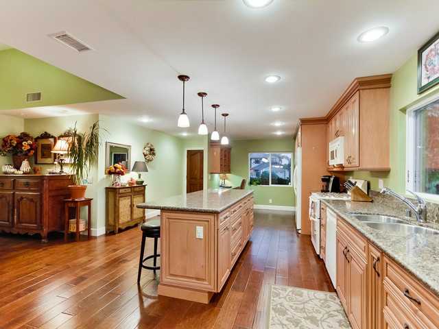 7959 Calle Posada, Carlsbad, CA 92009 photo 4