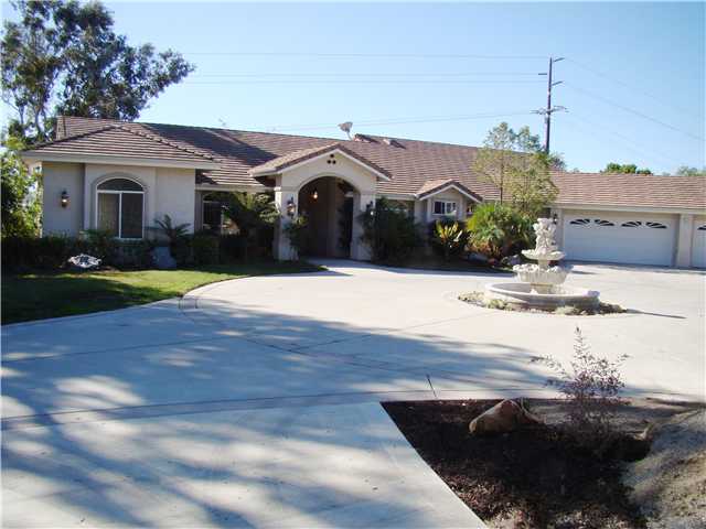 3083 Dos Lomas, Fallbrook, CA 92028 photo 2