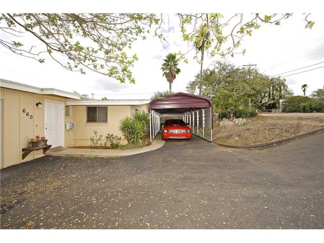 660 Mason Rd, Vista, CA 92084 photo 2