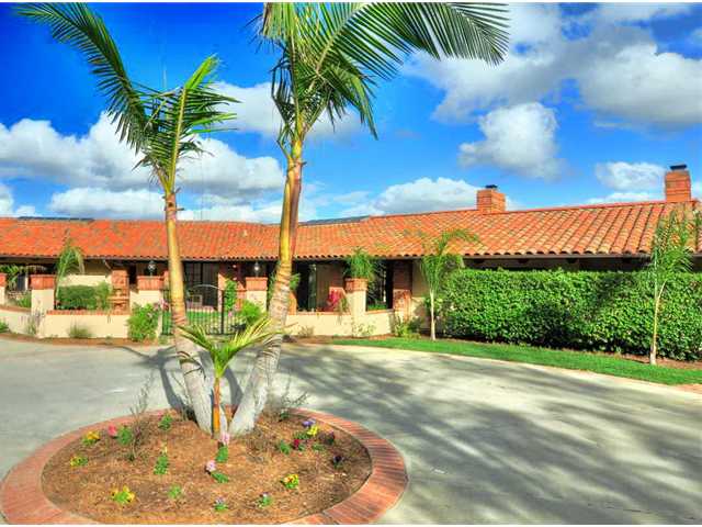 13552 Del Poniente Rd, Poway, CA 92064 photo 2