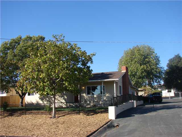 306 E View St, Fallbrook, CA 92028 photo 2