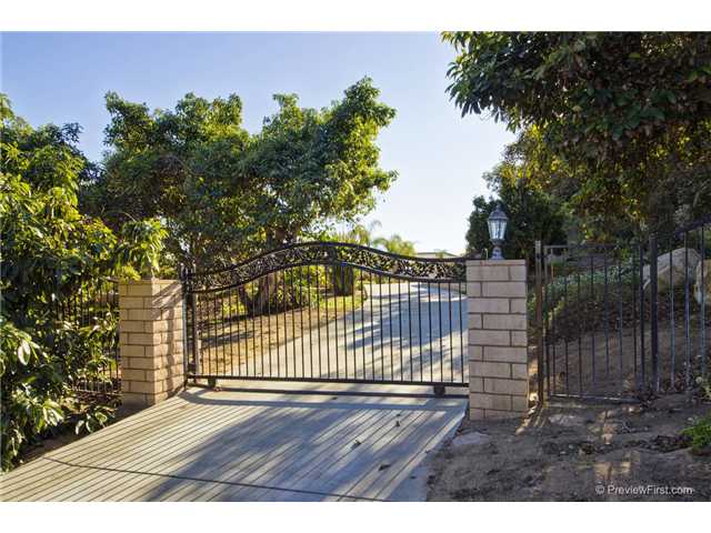 3633 Monserate Hill Ct, Fallbrook, CA 92028 photo 25