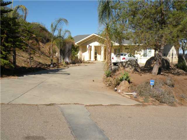 12995 Yerba Valley Way, Lakeside, CA 92040 photo 2