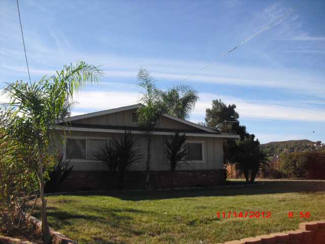 9677 Christmas Tree Ln, Lakeside, CA 92040 photo 2