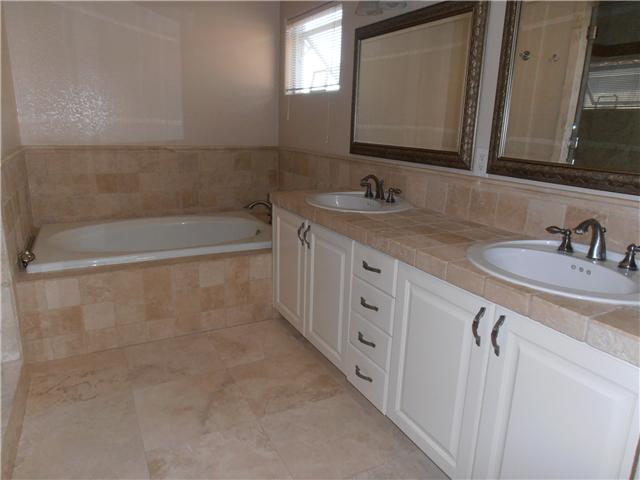 7570 Navigator Cir, Carlsbad, CA 92011 photo 8
