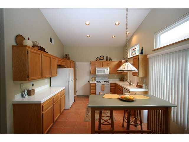 1253 Sunglow Dr, Oceanside, CA 92056 photo 2