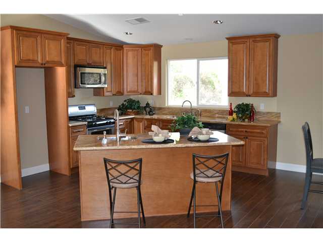 3061 Shale Rock Road Rd, Vista, CA 92084 photo 3