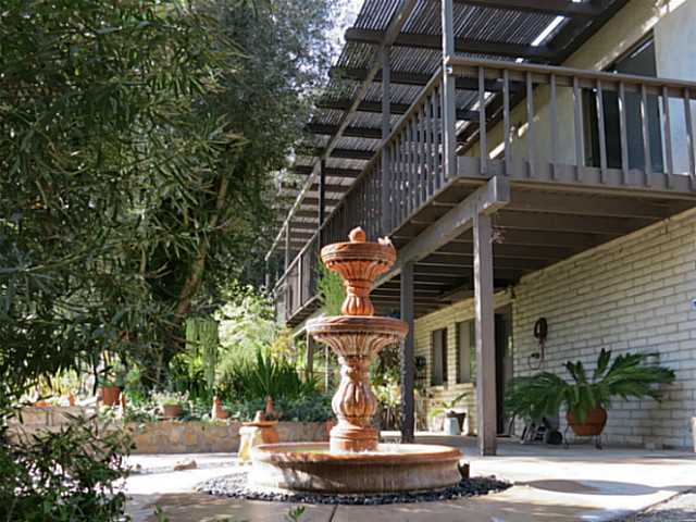1952 Calle Rociada, Fallbrook, CA 92028 photo 2