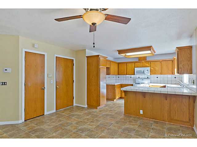 585 E Bobier Dr, Vista, CA 92084 photo 12