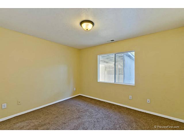 585 E Bobier Dr, Vista, CA 92084 photo 16