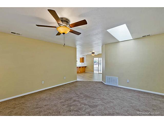 585 E Bobier Dr, Vista, CA 92084 photo 7