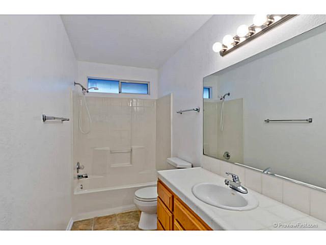 585 E Bobier Dr, Vista, CA 92084 photo 18