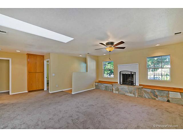585 E Bobier Dr, Vista, CA 92084 photo 5