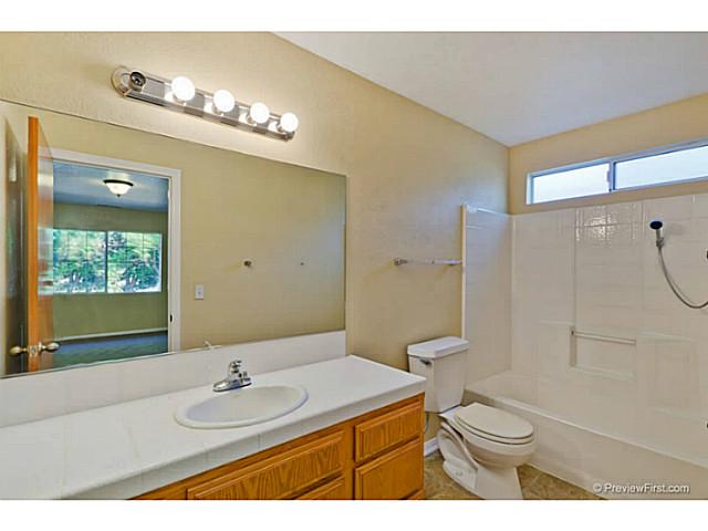 585 E Bobier Dr, Vista, CA 92084 photo 19