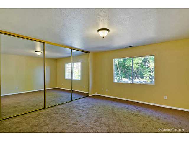 585 E Bobier Dr, Vista, CA 92084 photo 17