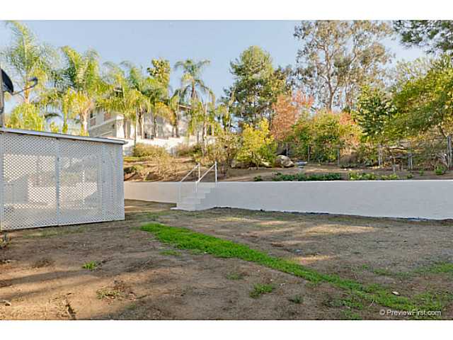 585 E Bobier Dr, Vista, CA 92084 photo 24