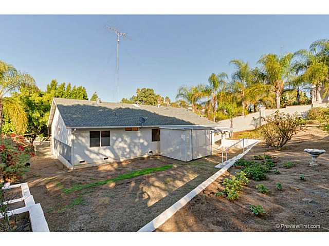 585 E Bobier Dr, Vista, CA 92084 photo 25