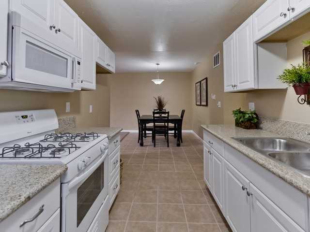 3991 Cameo Dr, Oceanside, CA 92056 photo 9