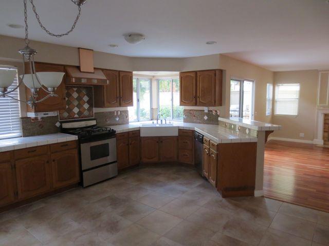 2092 Tiffany Dr, Oceanside, CA 92056 photo 2