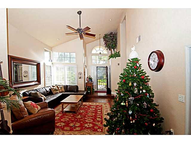 334 Valleytree Pl, Escondido, CA 92026 photo 5
