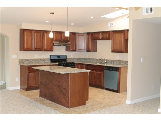 535 Garfield St, Oceanside, CA 92054 photo 3
