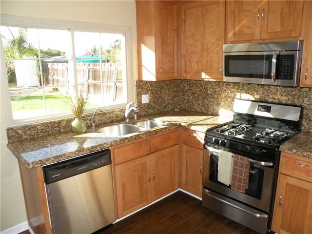 1818 Debra Ln, Vista, CA 92084 photo 8