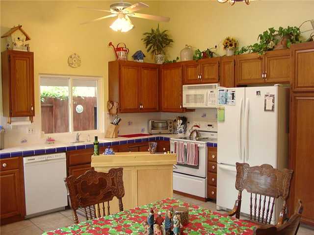 138 Honeycomb Ct, Encinitas, CA 92024 photo 3