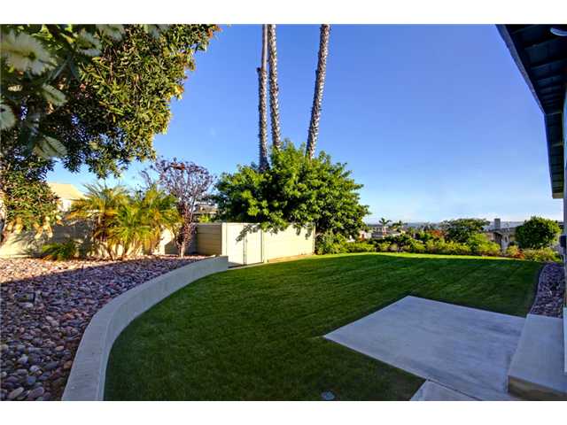 894 Candlelight Pl, La Jolla, CA 92037 photo 3
