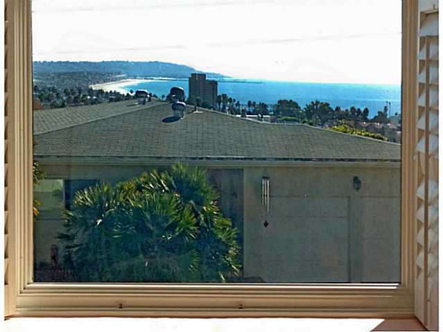 894 Candlelight Pl, La Jolla, CA 92037 photo 2